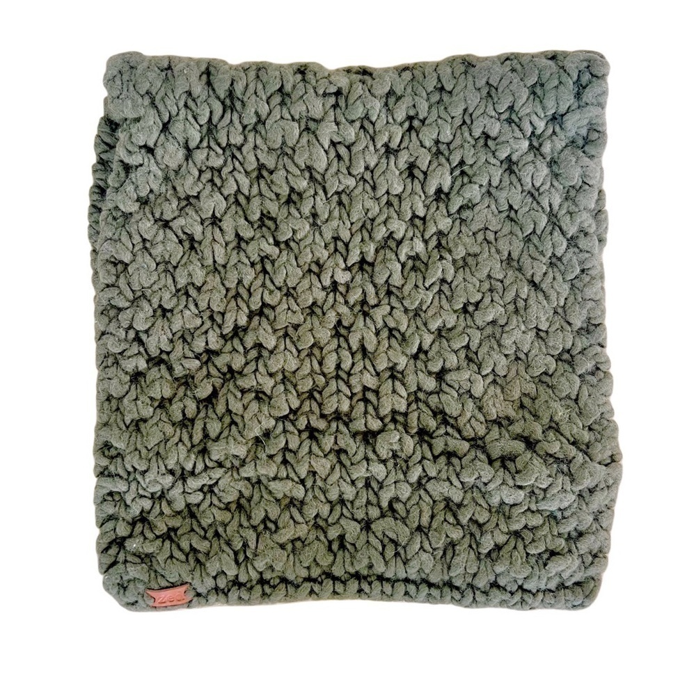 ZED Handmade Wool Olive Green Infinity Scarf